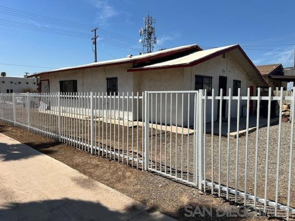 21 E 7 Th St 1, Calexico, CA 92231