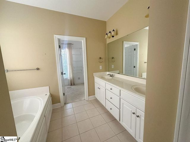 600 Dills Farm Way, Greer, SC 29651