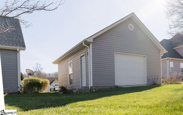 600 Dills Farm Way, Greer, SC 29651