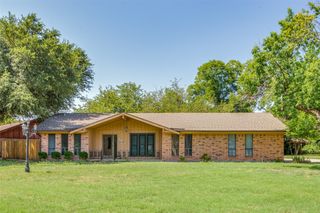 1119 W Westhill Drive, Cleburne, TX 76033
