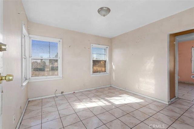 947 81, Los Angeles, CA 90044