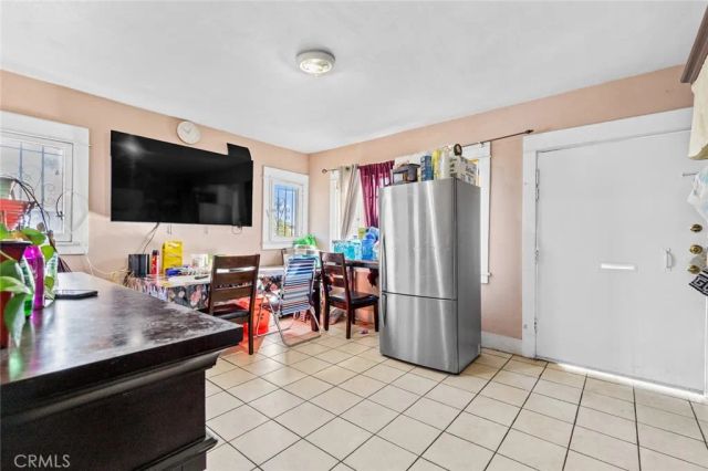 947 81, Los Angeles, CA 90044