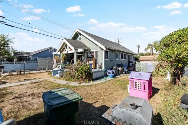 947 81, Los Angeles, CA 90044