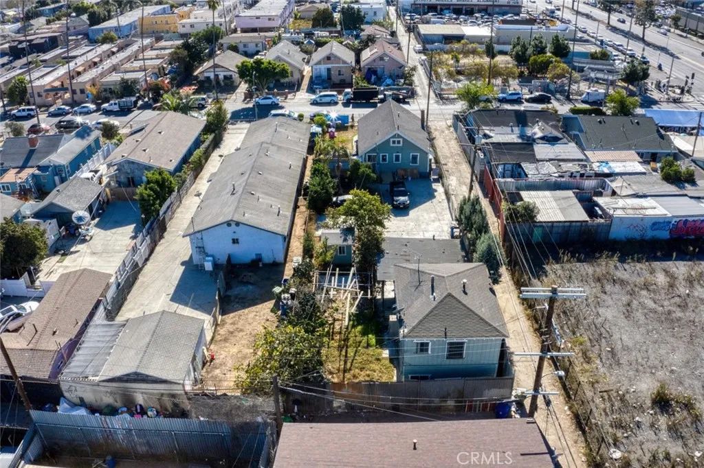 947 81, Los Angeles, CA 90044