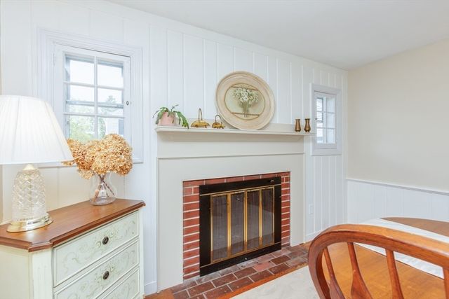 8 Beech St, Chelmsford, MA 01863