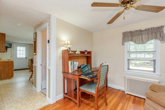 8 Beech St, Chelmsford, MA 01863