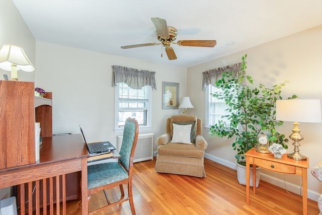 8 Beech St, Chelmsford, MA 01863