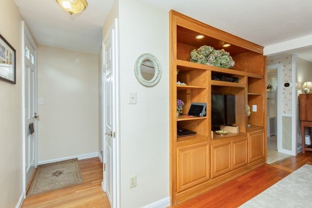 8 Beech St, Chelmsford, MA 01863