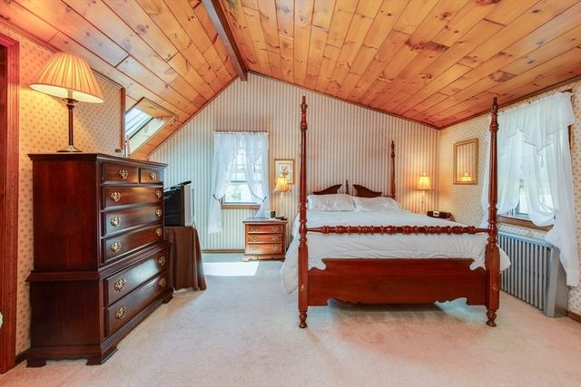 8 Beech St, Chelmsford, MA 01863