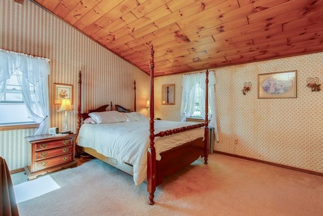 8 Beech St, Chelmsford, MA 01863