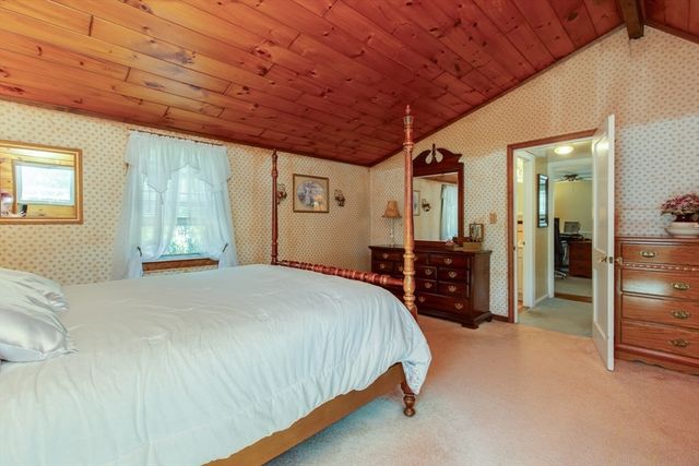 8 Beech St, Chelmsford, MA 01863