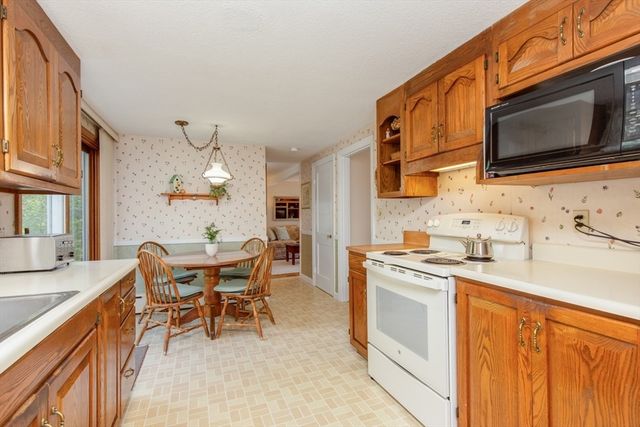 8 Beech St, Chelmsford, MA 01863