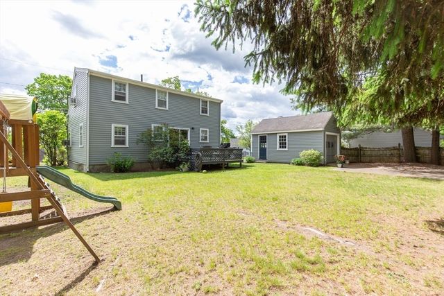 8 Beech St, Chelmsford, MA 01863