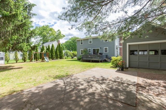 8 Beech St, Chelmsford, MA 01863