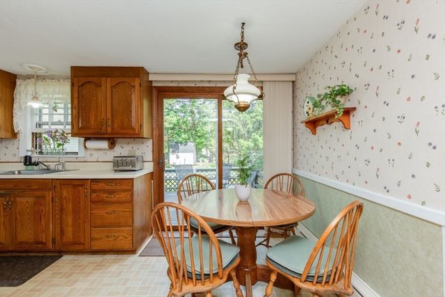 8 Beech St, Chelmsford, MA 01863