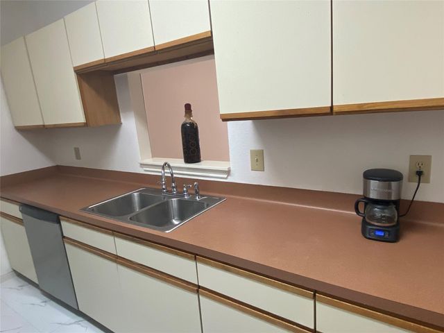 2856 Holly Hall Street 2856, Houston, TX 77054