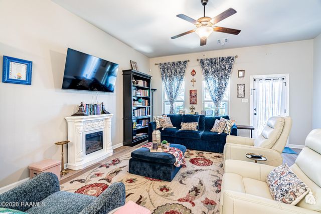 125 Lightbourne Drive, Lafayette, LA 70506