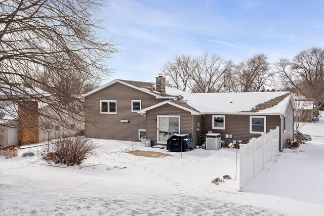 1024 Park Ridge DRIVE, Onalaska, WI 54650