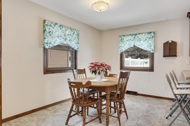 1024 Park Ridge DRIVE, Onalaska, WI 54650