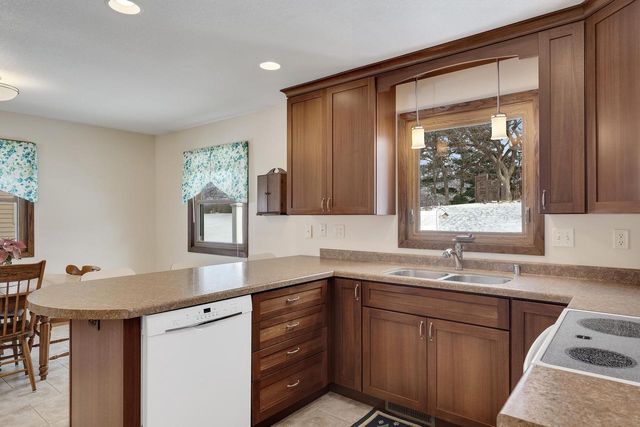 1024 Park Ridge DRIVE, Onalaska, WI 54650