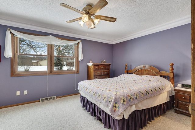 1024 Park Ridge DRIVE, Onalaska, WI 54650