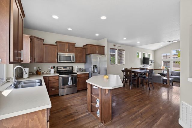 1960 N Carson Range St, Liberty Lake, WA 99019