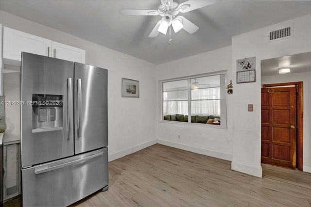 725 NW 24th Ct, Miami, FL 33125