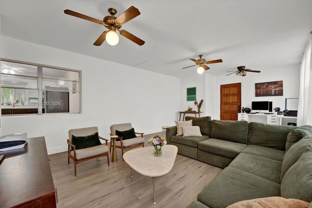 725 NW 24th Ct, Miami, FL 33125