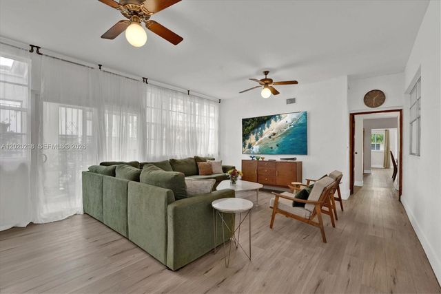 725 NW 24th Ct, Miami, FL 33125
