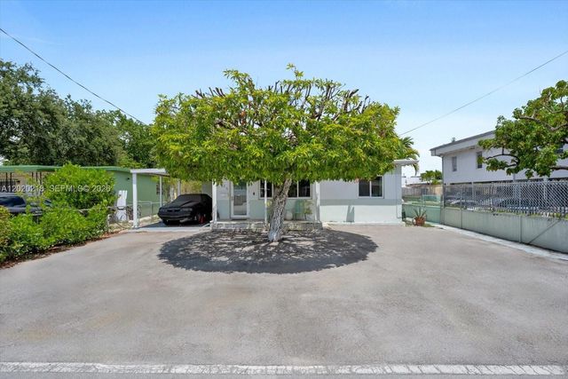 725 NW 24th Ct, Miami, FL 33125