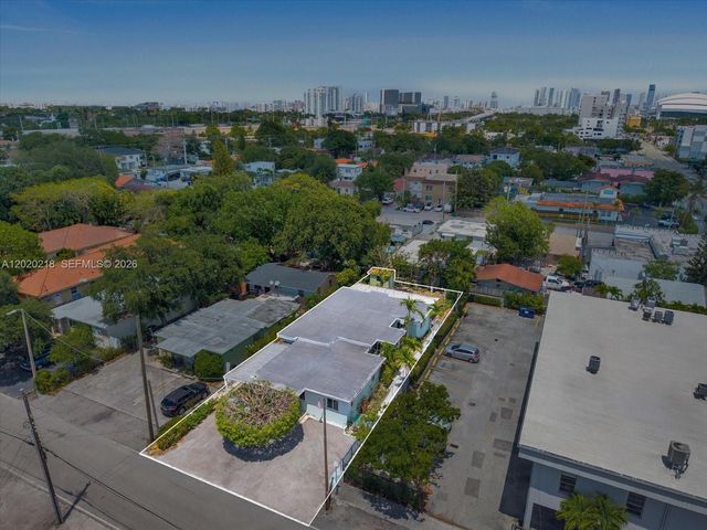 725 NW 24th Ct, Miami, FL 33125