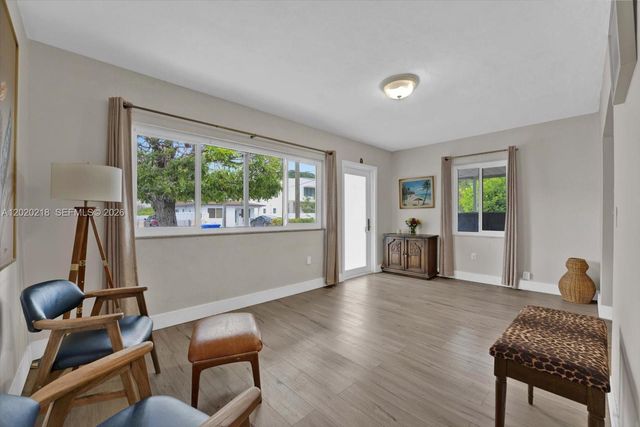 725 NW 24th Ct, Miami, FL 33125
