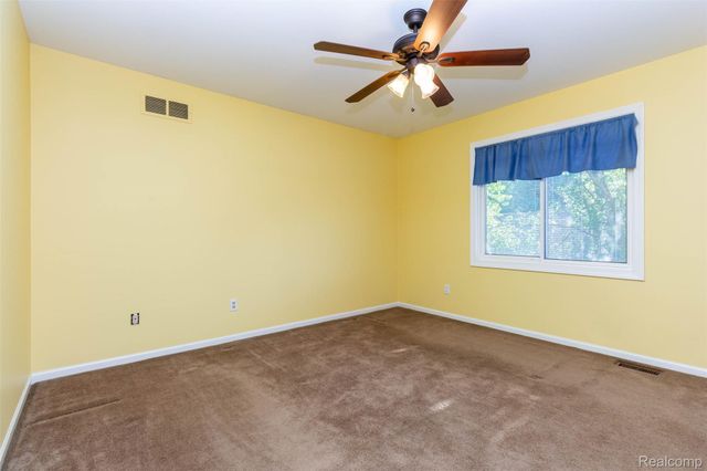 14016 Strathmore Drive, Shelby Charter Township, MI 48315