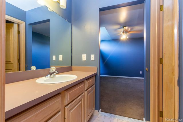 14016 Strathmore Drive, Shelby Charter Township, MI 48315
