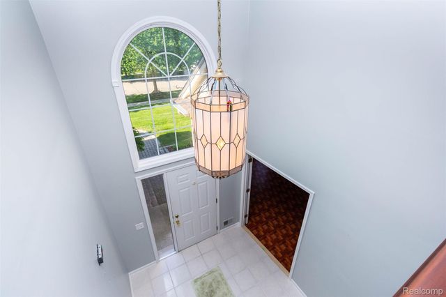 14016 Strathmore Drive, Shelby Charter Township, MI 48315