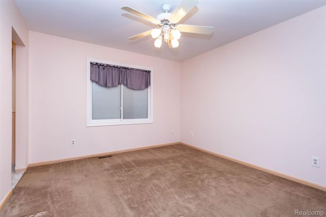 14016 Strathmore Drive, Shelby Charter Township, MI 48315