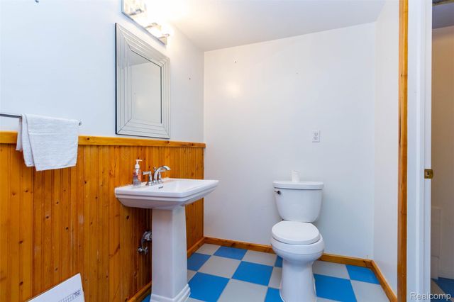 14016 Strathmore Drive, Shelby Charter Township, MI 48315