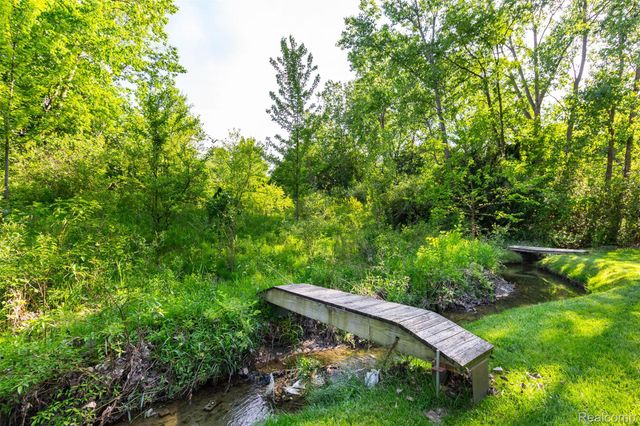 14016 Strathmore Drive, Shelby Charter Township, MI 48315
