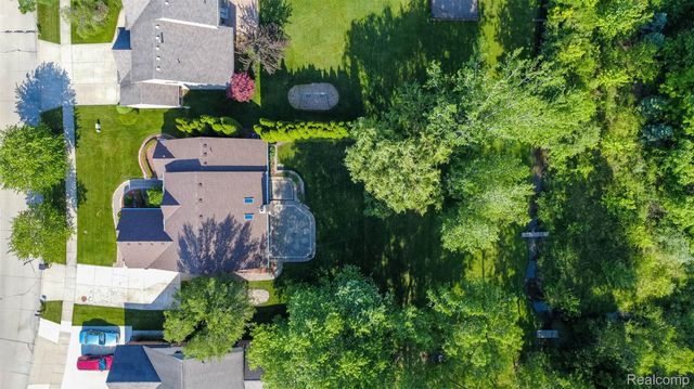 14016 Strathmore Drive, Shelby Charter Township, MI 48315