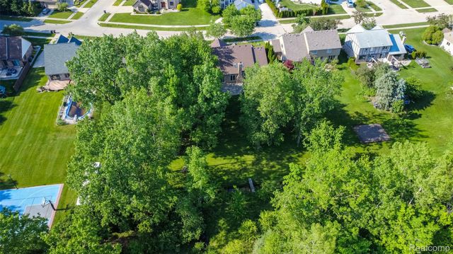 14016 Strathmore Drive, Shelby Charter Township, MI 48315