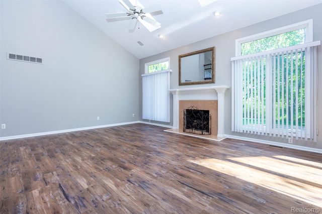 14016 Strathmore Drive, Shelby Charter Township, MI 48315