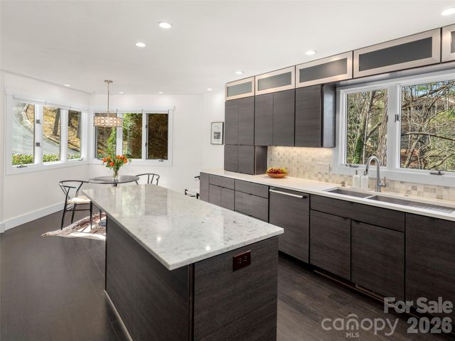 3501 Timber Trail, Asheville, NC 28804