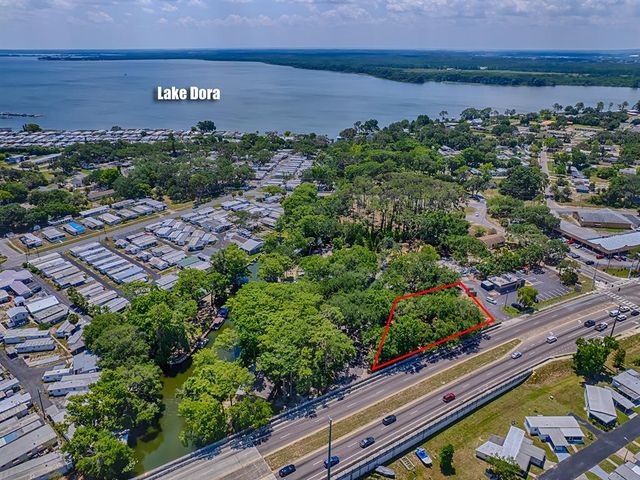 LION LANE, Tavares, FL 32778