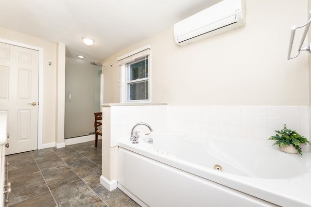 61 President Road, Manchester, NH 03103