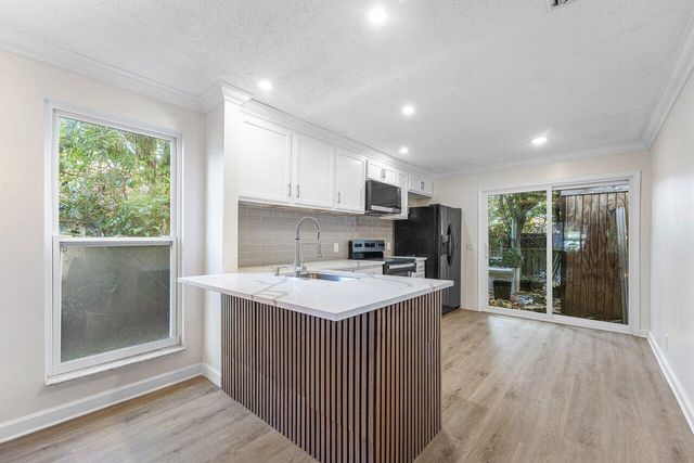 4627 Orleans Court A, West Palm Beach, FL 33415