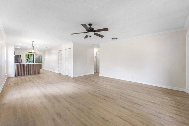 4627 Orleans Court A, West Palm Beach, FL 33415