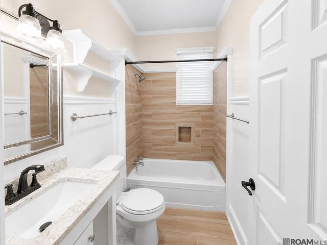 1427 Stilt St, Baton Rouge, LA 70807