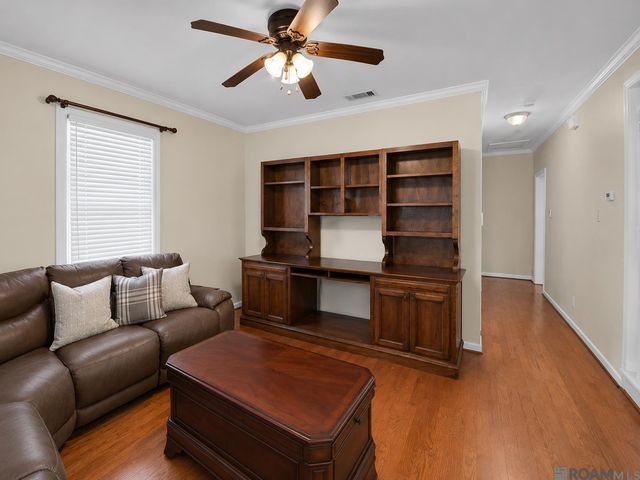 1427 Stilt St, Baton Rouge, LA 70807