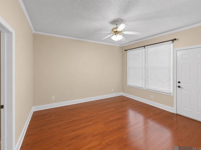 1427 Stilt St, Baton Rouge, LA 70807