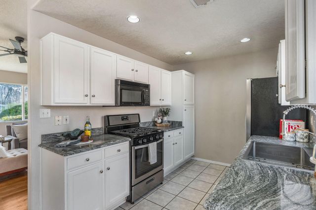 1305 Villa Campo NE, Albuquerque, NM 87113